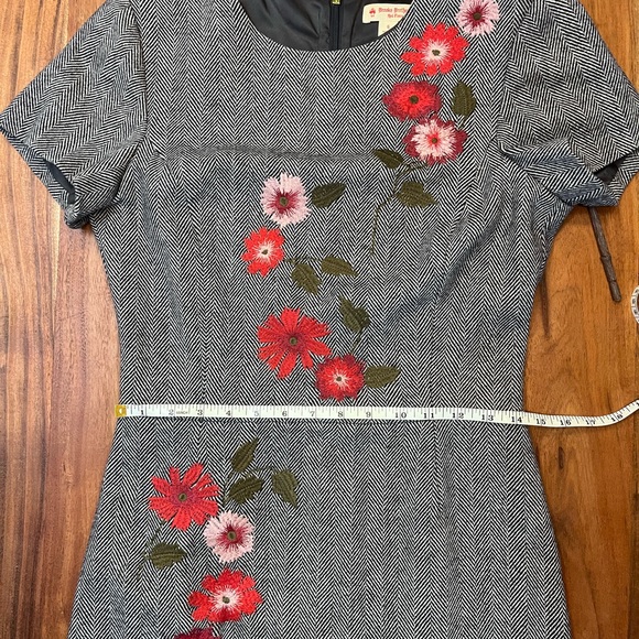 Brooks Brothers embroidered dress - Picture 6 of 13